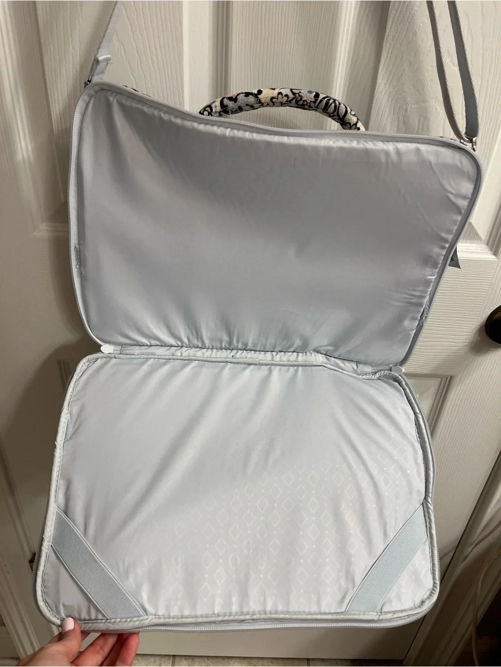 Vera Bradley Laptop Bag in Cream and Navy